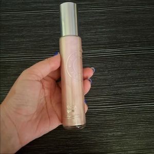 BECCA cosmetics Ignite Liquified Light Highlighter Acceptance 1.5oz